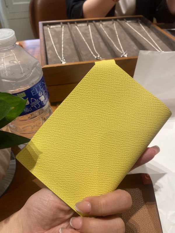 HERMES 護照夾 EPSOM 9R LIME檸檬黃 buywithada,france,全球代購,歐洲,exquisite,quality goods,posh,fancy,luxurious