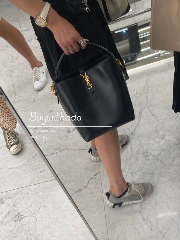 YSL 水桶包 黑金 附背帶、小包 buywithada,france,全球代購,歐洲,exquisite,quality goods,posh,fancy,luxurious