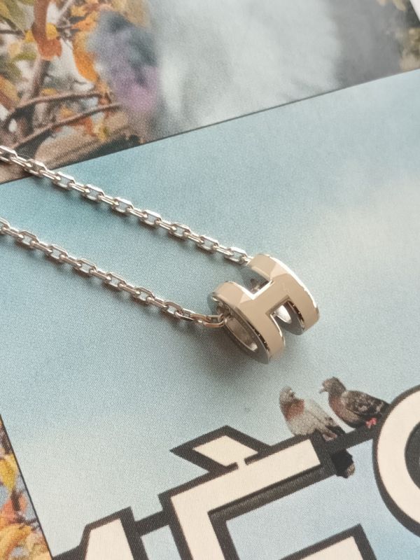 HERMES POP H MINI 奶茶銀 項鏈 buywithada,france,全球代購,歐洲,exquisite,quality goods,posh,fancy,luxurious