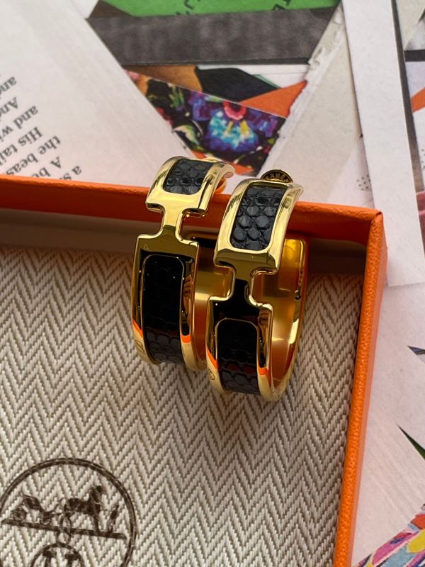 HERMES Olympe 大圈圈耳環 黑色金邊 buywithada,france,全球代購,歐洲,exquisite,quality goods,posh,fancy,luxurious
