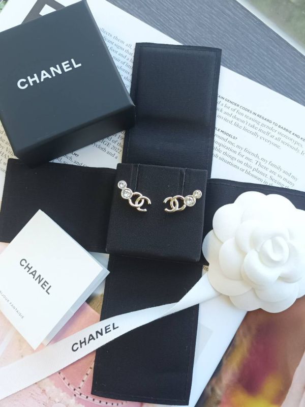 CHANEL 圓圓水鑽CC LOGO 耳環 buywithada,france,全球代購,歐洲,exquisite,quality goods,posh,fancy,luxurious