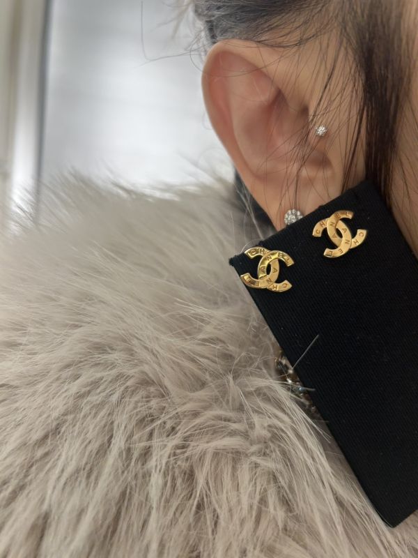 CHANEL 復古刻字金色CC耳環 buywithada,france,全球代購,歐洲,exquisite,quality goods,posh,fancy,luxurious