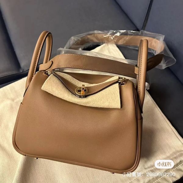 Hermès Mini Lindy 餅乾色金釦 buywithada,france,全球代購,歐洲,exquisite,quality goods,posh,fancy,luxurious