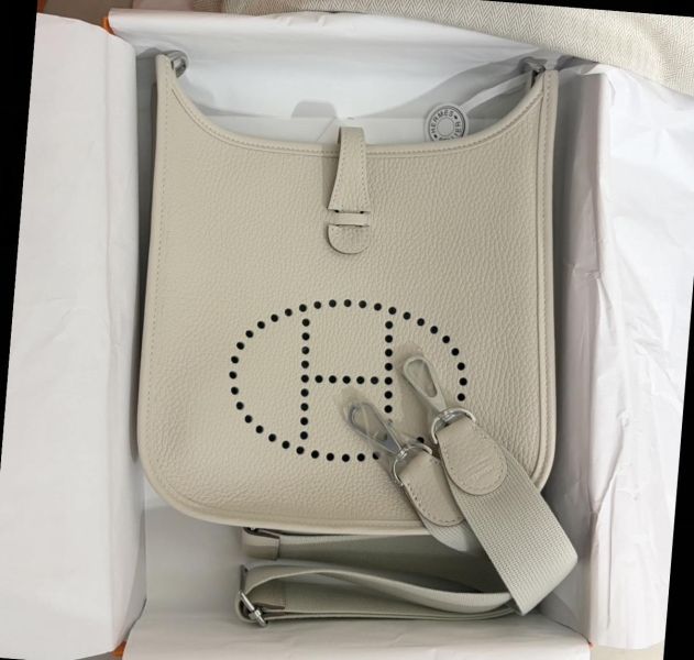 Hermes Evelyne 23 奶昔白銀釦 超甜甜價現貨 buywithada,france,全球代購,歐洲,exquisite,quality goods,posh,fancy,luxurious
