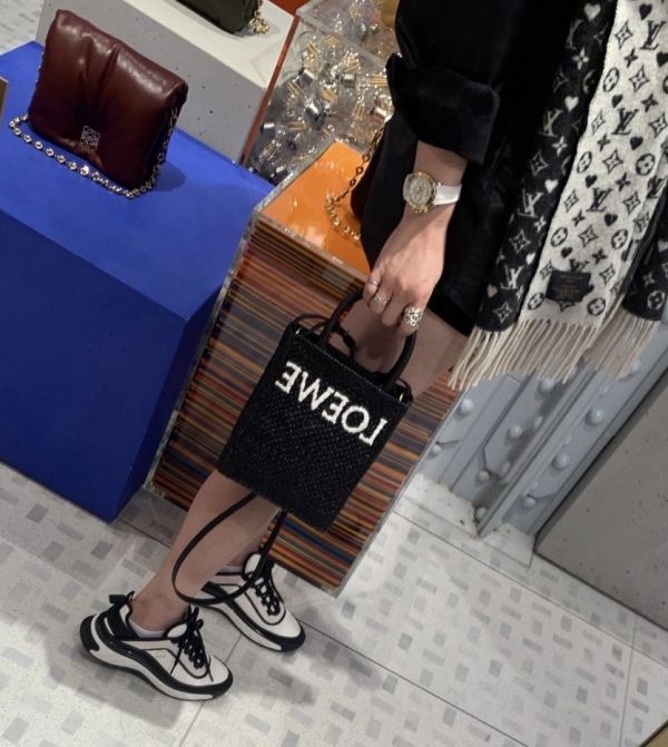 LOEWE Standard Tote bag in raffia A5 buywithada,france,全球代購,歐洲,exquisite,quality goods,posh,fancy,luxurious