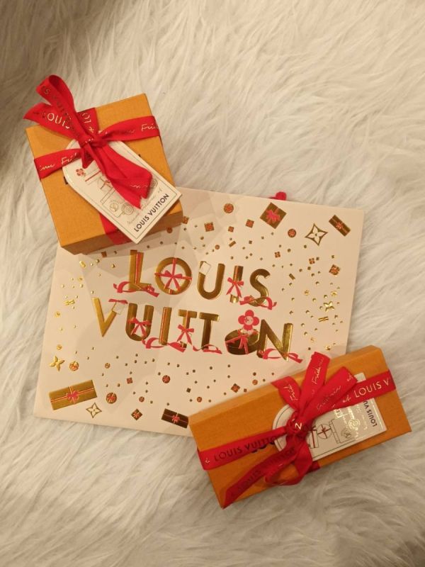 Louis Vuitton Lv 160週年  法國巴黎限定巧克力  榛果巧克力 約30顆 buywithada,france,全球代購,歐洲,exquisite,quality goods,posh,fancy,luxurious