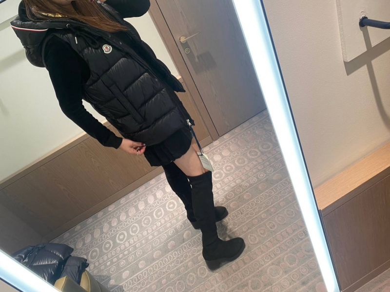 Moncler 23 冬季最新款男生含帽子羽絨背心 size 1&3 女生穿也好看 buywithada,france,全球代購,歐洲,exquisite,quality goods,posh,fancy,luxurious