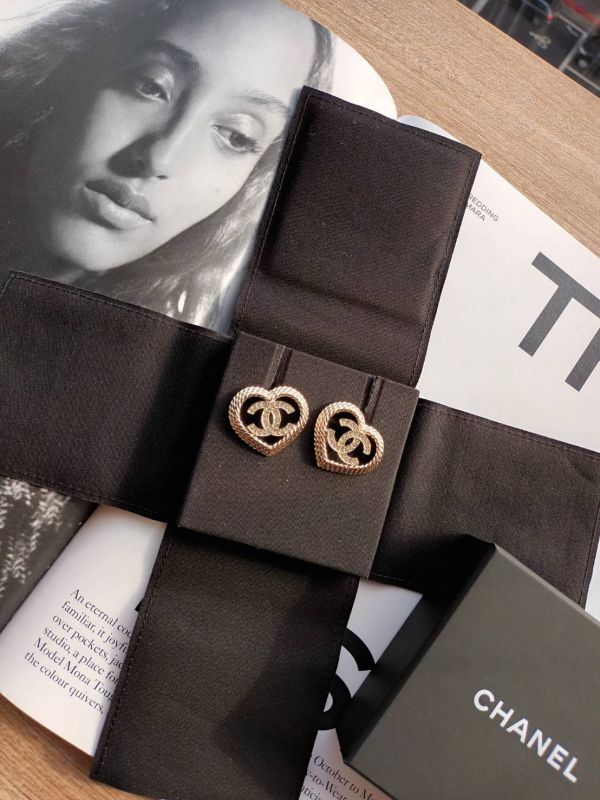CHANEL 24P 大愛心 CC水鑽鏤空耳環 buywithada,france,全球代購,歐洲,exquisite,quality goods,posh,fancy,luxurious