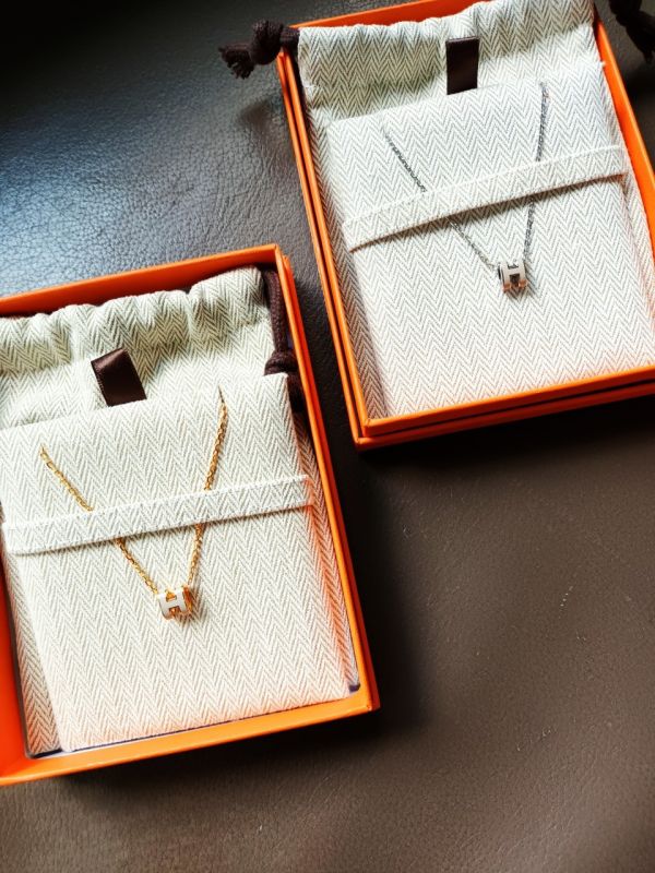 HERMES POP H MINI 奶茶金 項鏈 buywithada,france,全球代購,歐洲,exquisite,quality goods,posh,fancy,luxurious