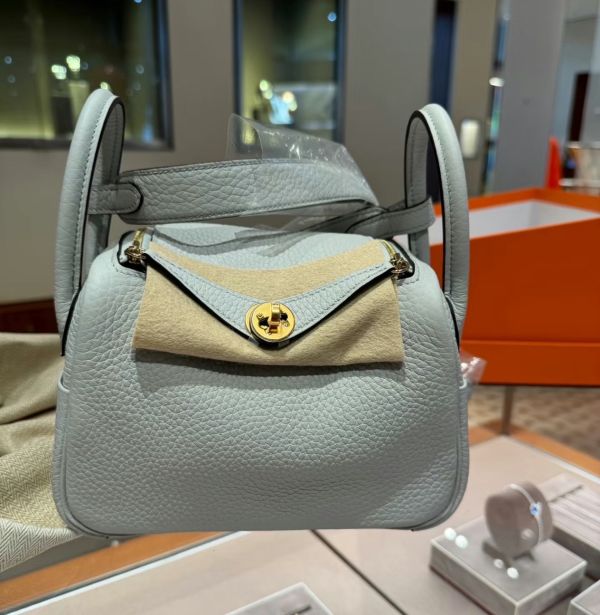 Hermes Mini lindy 二代 冰川藍金釦 TC皮 buywithada,france,全球代購,歐洲,exquisite,quality goods,posh,fancy,luxurious