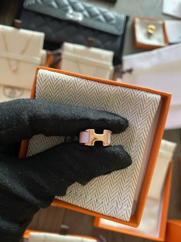 HERMES新色 粉紫 玫瑰金耳骨夾 buy with ada, 精品代購, 歐洲運線