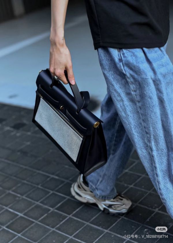 Hermes herbag 31 防水黑金釦 buywithada,france,全球代購,歐洲,exquisite,quality goods,posh,fancy,luxurious