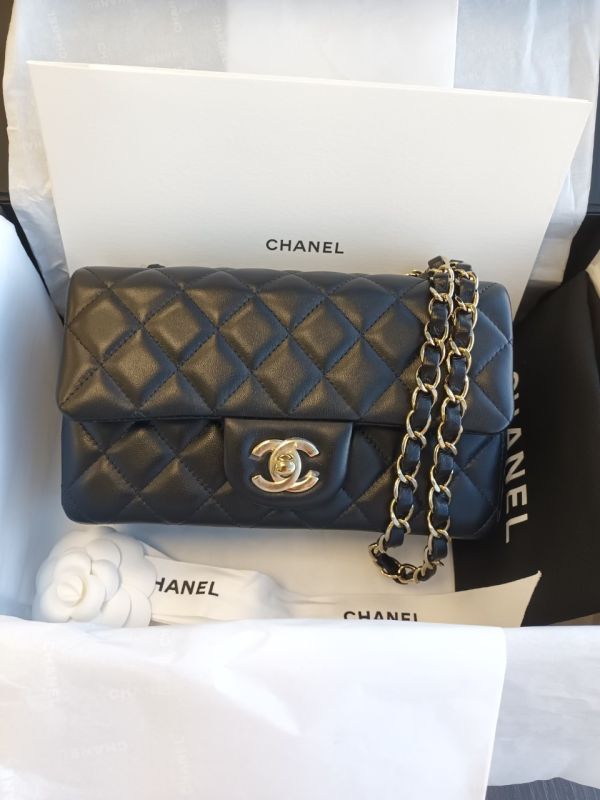 CHANEL MINI CF20 黑金 buywithada,france,全球代購,歐洲,exquisite,quality goods,posh,fancy,luxurious