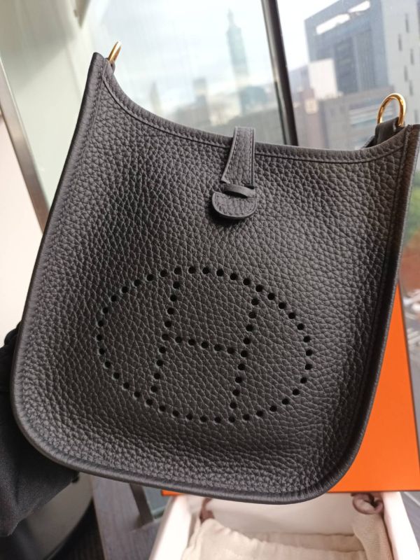 Hermes mini Evelyne 黑金 短背帶/ 長背帶 buywithada,france,全球代購,歐洲,exquisite,quality goods,posh,fancy,luxurious
