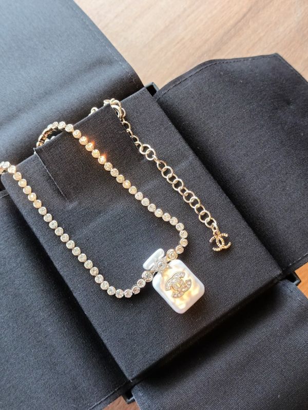 CHANEL 香水瓶水鑽項鏈 buywithada,france,全球代購,歐洲,exquisite,quality goods,posh,fancy,luxurious
