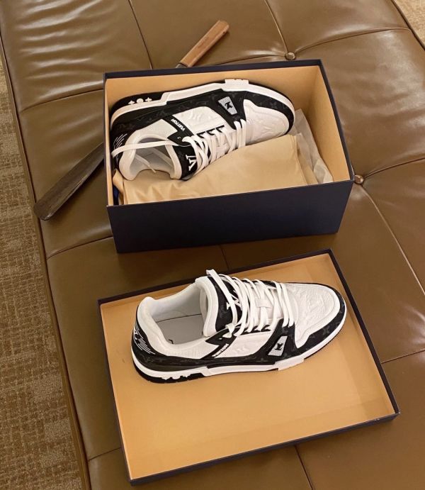 Lv trainer 牛仔藍/牛仔黑 buywithada,france,全球代購,歐洲,exquisite,quality goods,posh,fancy,luxurious