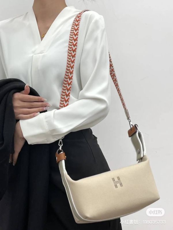 HERMES 化妝包/梳洗包/飯盒包 GM 米白色 buywithada,france,全球代購,歐洲,exquisite,quality goods,posh,fancy,luxurious