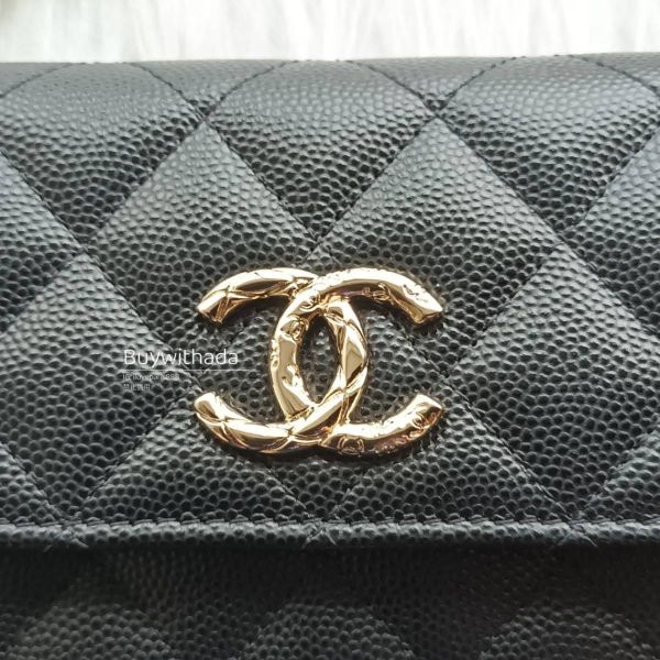 台灣現貨 Chanel 24 翻蓋中夾 黑荔枝皮 金屬雕刻CC logo buywithada,france,全球代購,歐洲,exquisite,quality goods,posh,fancy,luxurious