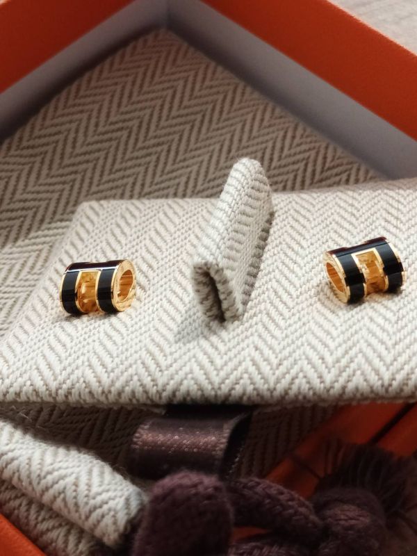 HERMES POP H MINI 黑金 耳環 buywithada,france,全球代購,歐洲,exquisite,quality goods,posh,fancy,luxurious