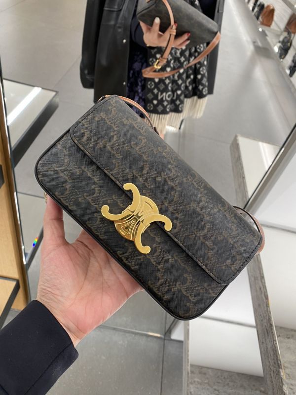 CELINE TRIOMPHE帆布及小牛皮TRIOMPHE肩揹袋 buywithada,france,全球代購,歐洲,exquisite,quality goods,posh,fancy,luxurious
