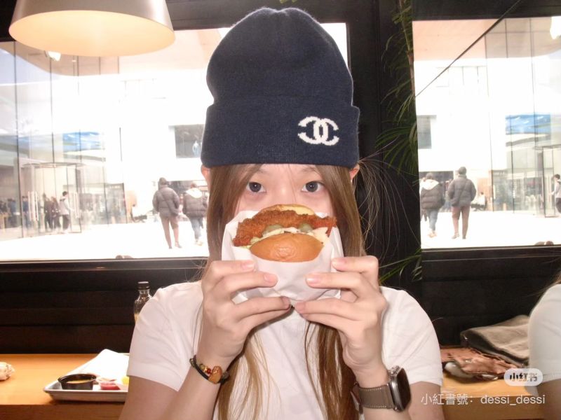 CHANEL 24雙c logo 黑色毛帽 多種戴法 buywithada,france,全球代購,歐洲,exquisite,quality goods,posh,fancy,luxurious