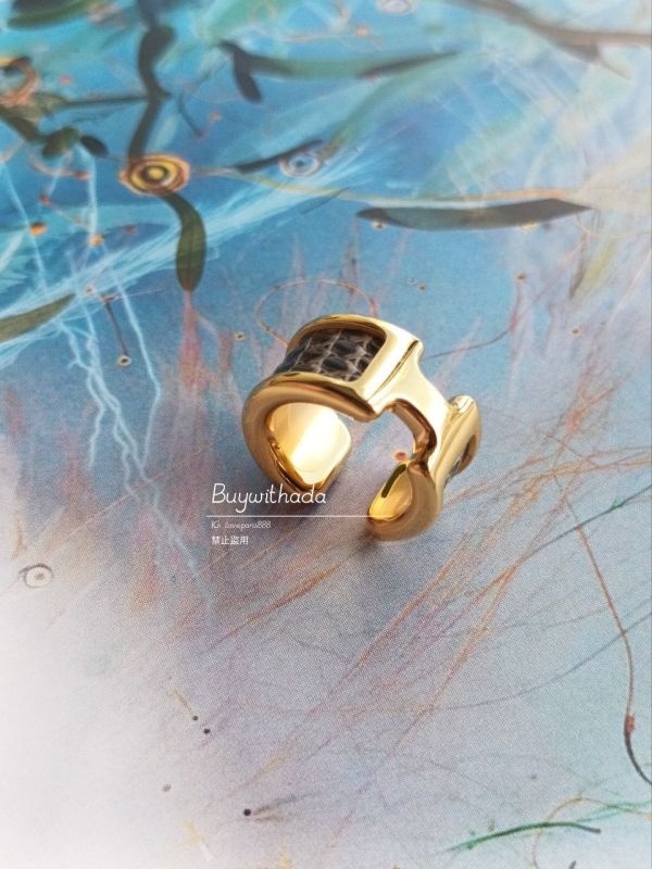 HERMES Olympe 小號耳骨釦 黑白蜥蜴皮金釦 buywithada,france,全球代購,歐洲,exquisite,quality goods,posh,fancy,luxurious