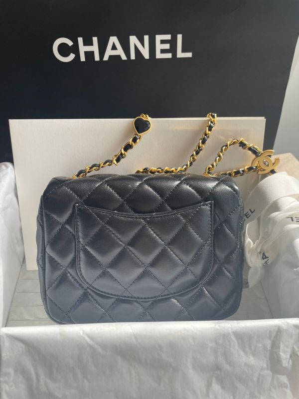 CHANEL愛心COCO琺瑯釦鏈條方胖 buywithada,france,全球代購,歐洲,exquisite,quality goods,posh,fancy,luxurious