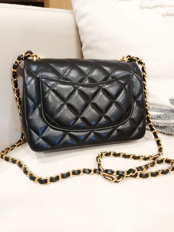 CHANEL 24s 限量秀款珍珠鏈手提肩背方胖 台灣現貨 buywithada,france,全球代購,歐洲,exquisite,quality goods,posh,fancy,luxurious,CHANEL,珍珠方胖