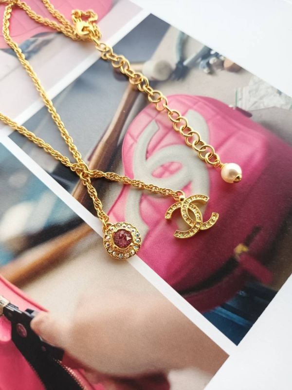CHANEL 23 金色粉鑽小CC LOGO 項鍊 buywithada,france,全球代購,歐洲,exquisite,quality goods,posh,fancy,luxurious