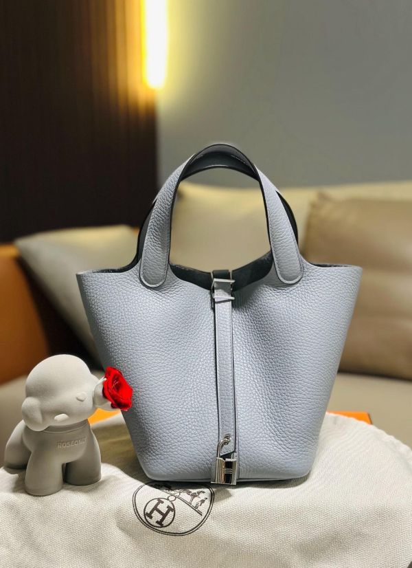 Hermès picotin 18 P0木偶灰淡金釦 代購,精品,ADA商店,網路商城,預約面交,buywithada,france,全球代購,歐洲,hermes,CHANEL,celine,lv,balenciaga,香奈兒,愛馬仕,路易威登,巴黎世家,VCA,CHROME HEARTS,克羅心,梵克雅寶,勾雅,高雅德,GOYARD