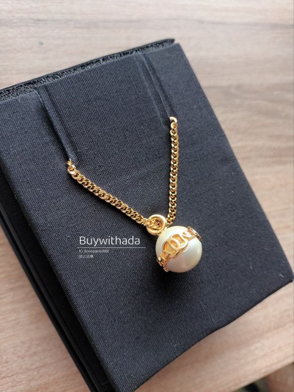 CHANEL 新上架 珍珠金色CHANEL PEARIS 項鏈 buywithada,france,全球代購,歐洲,exquisite,quality goods,posh,fancy,luxurious