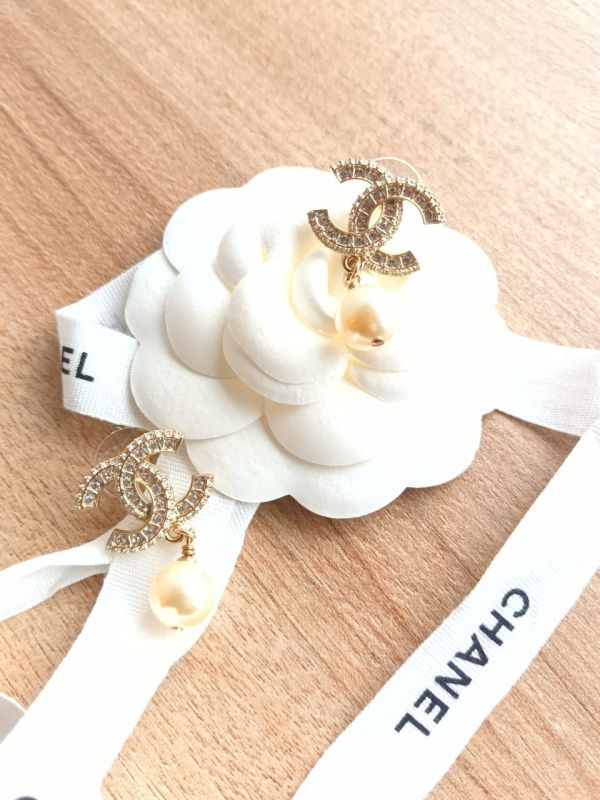 CHANEL 經典珍珠 雙C水鑽款 LOGO耳環  現貨 buywithada,france,全球代購,歐洲,exquisite,quality goods,posh,fancy,luxurious