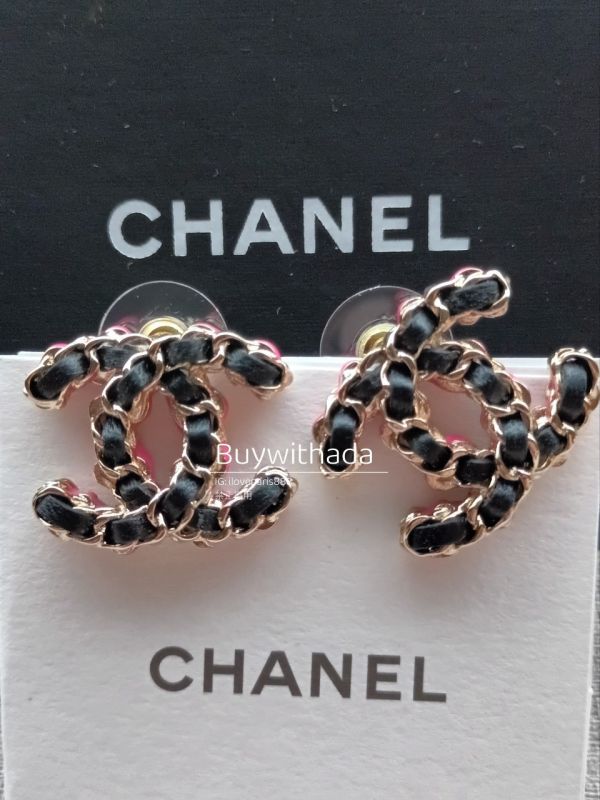 CHANEL 23K 最新 皮穿鏈CC耳針 桃紅邊配色 buywithada,france,全球代購,歐洲,exquisite,quality goods,posh,fancy,luxurious