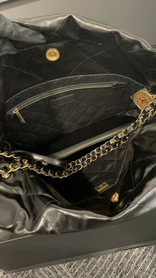 2025 新腰購証 全新全配CHANEL 22 BAG 黑金小號 台灣現貨 buywithada,france,全球代購,歐洲,exquisite,quality goods,posh,fancy,luxurious