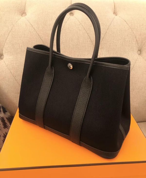 Hermès Garden Party30 黑銀帆布 代購,精品,ADA商店,網路商城,預約面交,buywithada,france,全球代購,歐洲,hermes,CHANEL,celine,lv,balenciaga,香奈兒,愛馬仕,路易威登,巴黎世家,VCA,CHROME HEARTS,克羅心,梵克雅寶,勾雅,高雅德,GOYARD