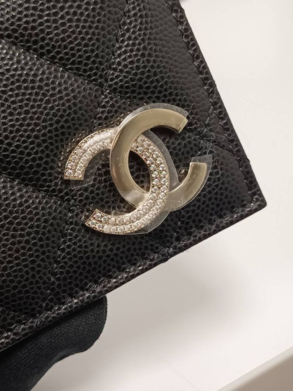 CHANEL 水鑽CC LOGO 護照夾 黑荔枝皮 buywithada,france,全球代購,歐洲,exquisite,quality goods,posh,fancy,luxurious