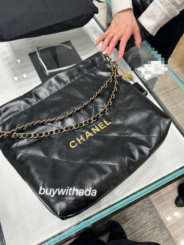 2025 新腰購証 全新全配CHANEL 22 BAG 黑金小號 台灣現貨 buywithada,france,全球代購,歐洲,exquisite,quality goods,posh,fancy,luxurious