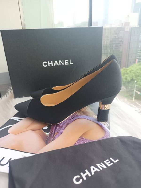 CHANEL 黑色金色粗根 金色雙c logo高跟鞋 跟著ada買