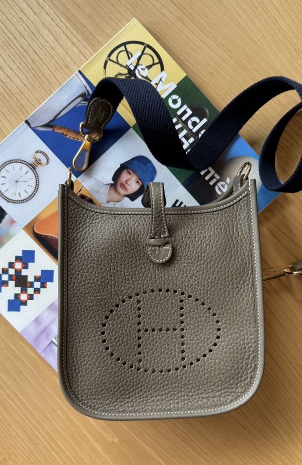 HERMES MINI EVELYNE 16 大象灰銀釦 藍色背帶 buywithada,france,全球代購,歐洲,exquisite,quality goods,posh,fancy,luxurious