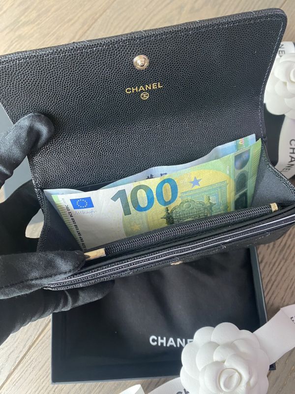台灣現貨 Chanel 24 翻蓋中夾 黑荔枝皮 金屬雕刻CC logo buywithada,france,全球代購,歐洲,exquisite,quality goods,posh,fancy,luxurious