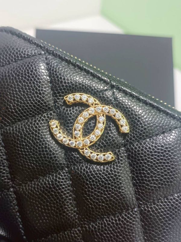 CHANEL 25 季節限量水鑽CC 新款ㄇ字拉鏈錢包 零錢拉鏈袋+內卡片層 buywithada,france,全球代購,歐洲,exquisite,quality goods,posh,fancy,luxurious