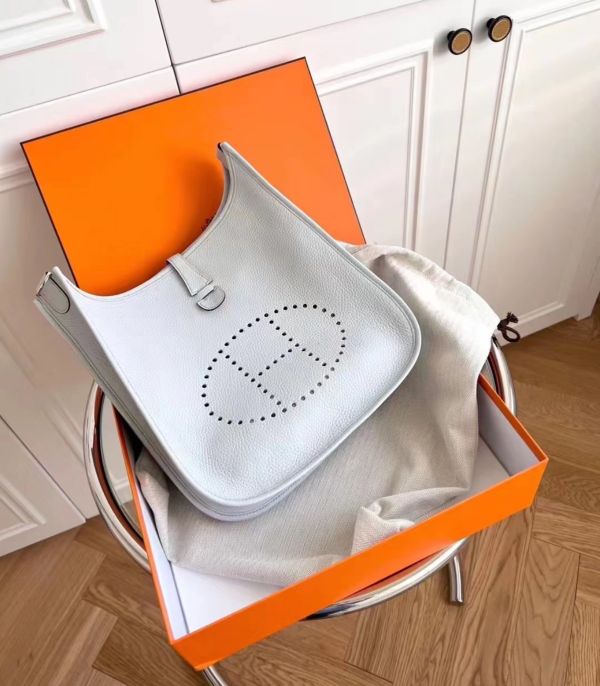 HERMES EVELYNE 29 聖杯藍銀釦 buywithada,france,全球代購,歐洲,exquisite,quality goods,posh,fancy,luxurious