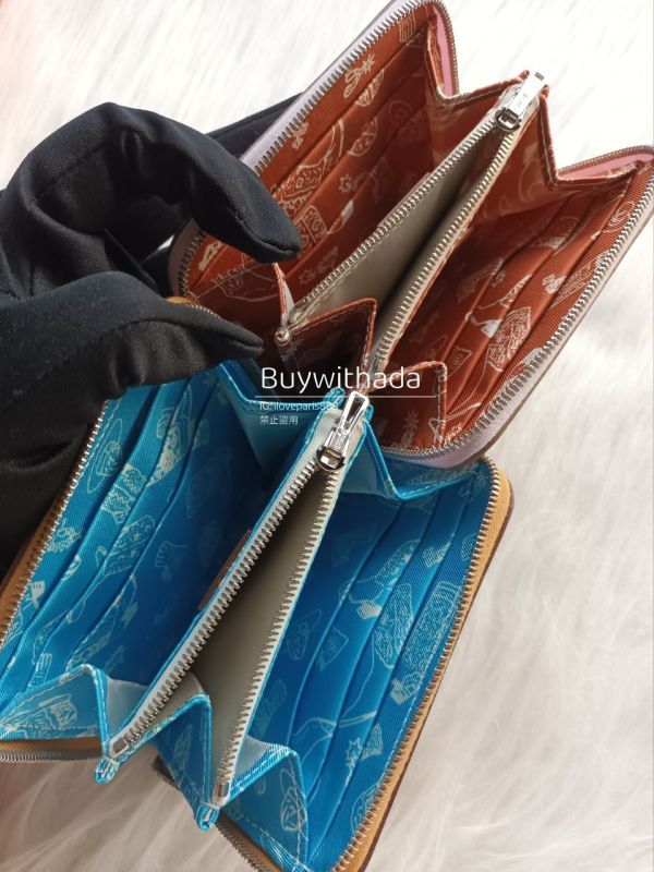 HERMES SILK IN 絲巾短夾 太妃焦糖色 EV皮 內裡淺藍牛仔印花 buywithada,france,全球代購,歐洲,exquisite,quality goods,posh,fancy,luxurious