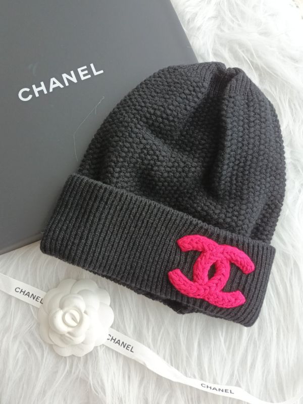 CHANEL 23B 最新黑色毛帽 紅色CC LOGO buywithada,france,全球代購,歐洲,exquisite,quality goods,posh,fancy,luxurious