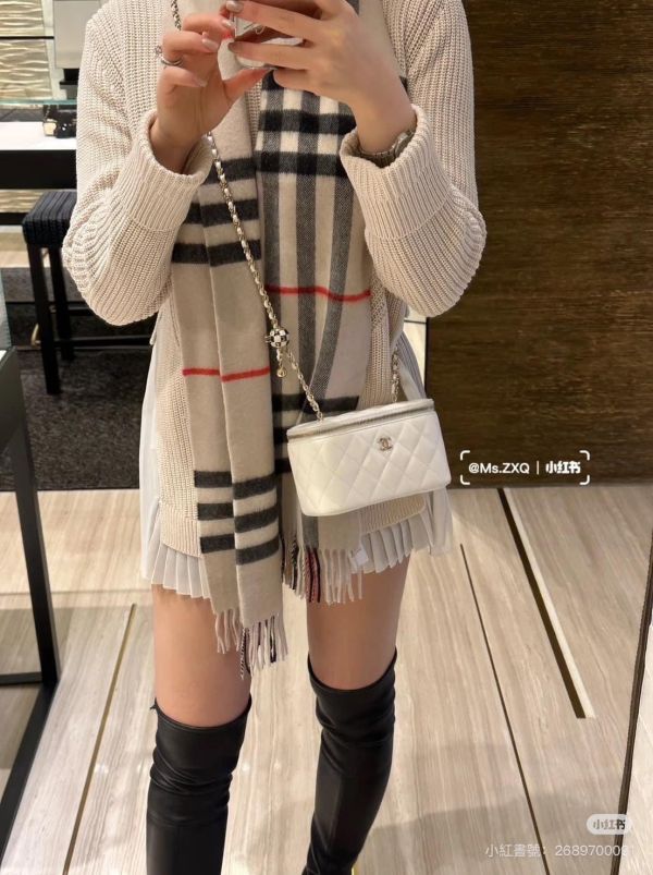 CHANEL 白色足球 長盒子 buywithada,france,全球代購,歐洲,exquisite,quality goods,posh,fancy,luxurious