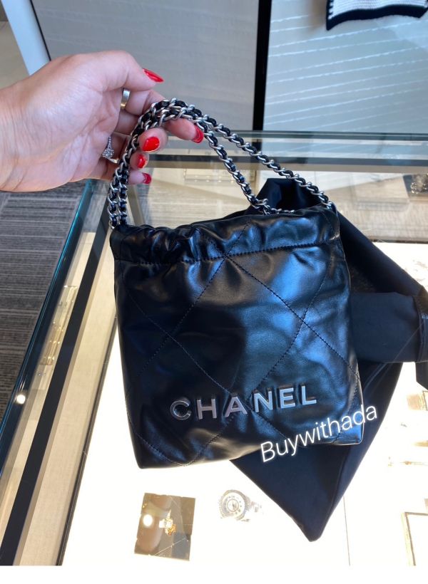 台灣現貨 CHANEL 22 BAG 黑銀 MINI 全新全配 buywithada,france,全球代購,歐洲,exquisite,quality goods,posh,fancy,luxurious