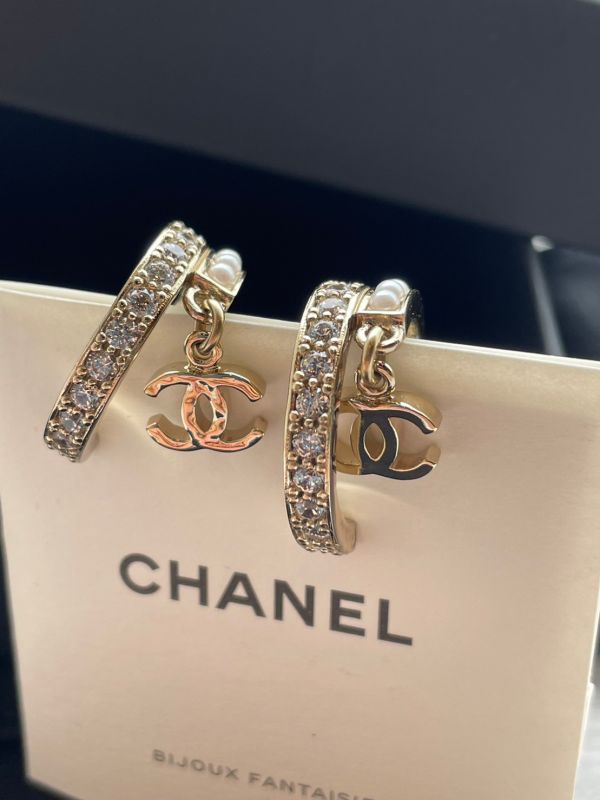 CHANEL 水鑽珍珠 雙環 LOGO 耳針 buywithada,france,全球代購,歐洲,exquisite,quality goods,posh,fancy,luxurious