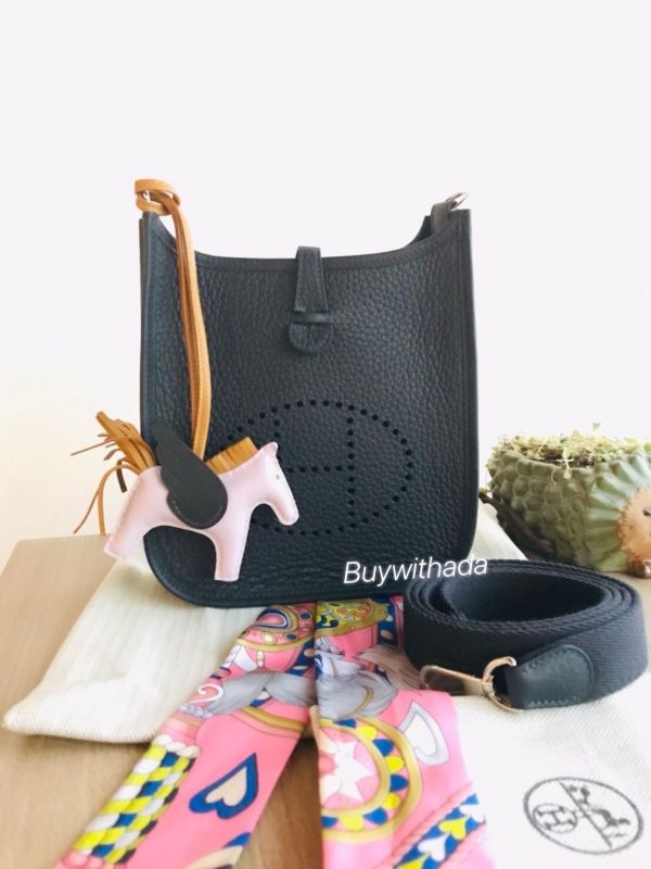 新鮮抵台 HERMES MINI EVELYNE 16 3Y藍黑色銀釦 W 刻 buywithada,france,全球代購,歐洲,exquisite,quality goods,posh,fancy,luxurious