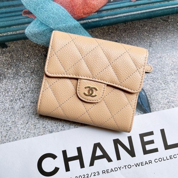 CHANEL 奶茶色金釦三折短夾 buywithada,france,全球代購,歐洲,exquisite,quality goods,posh,fancy,luxurious