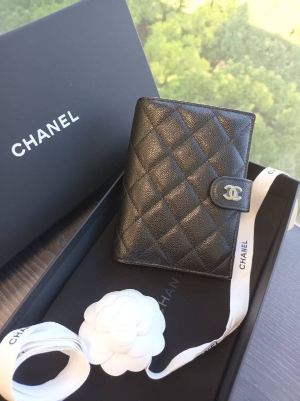 新鮮抵台 CHANEL 護照卡夾零錢包 黑荔枝金釦 buywithada,france,全球代購,歐洲,exquisite,quality goods,posh,fancy,luxurious